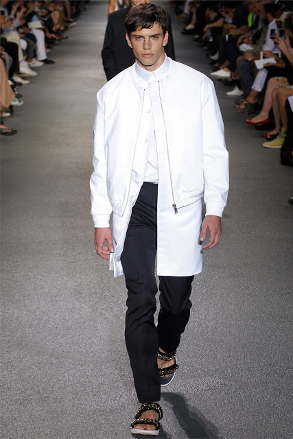 TOP 5 outfit: Givenchy